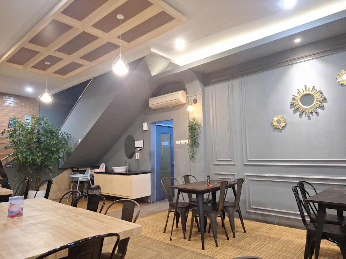 Ours Resto & Cafe (Japanese, Western, Asian Food)